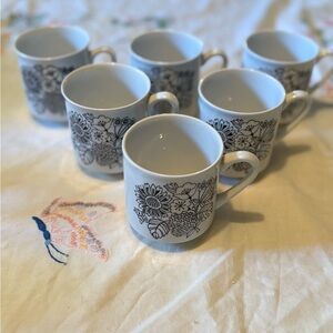 Vintage Floral Patterned White and Black Mugs Set